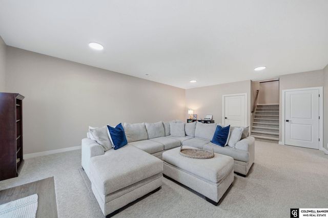 10614 Majestic Lane, Lincoln, NE 68527