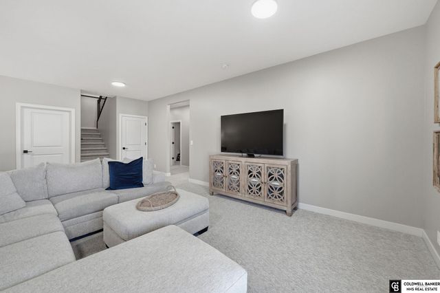 10614 Majestic Lane, Lincoln, NE 68527