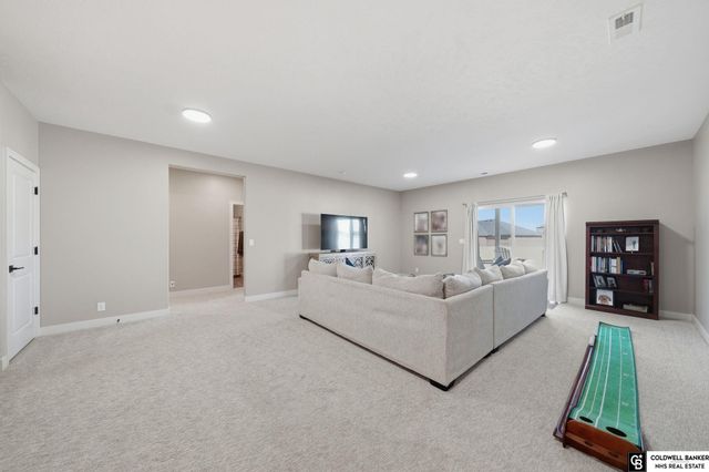 10614 Majestic Lane, Lincoln, NE 68527