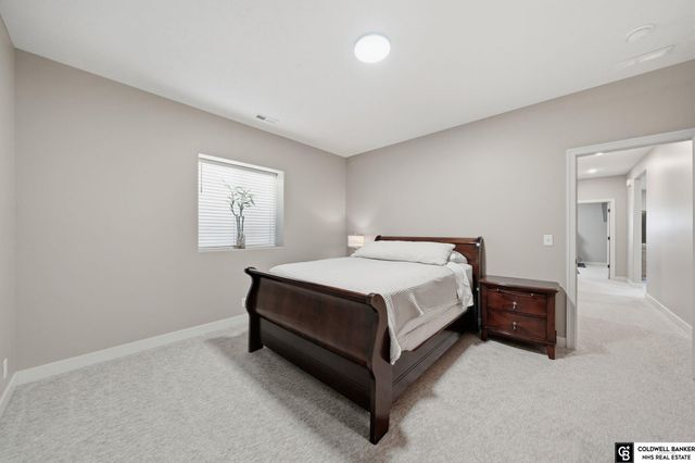 10614 Majestic Lane, Lincoln, NE 68527