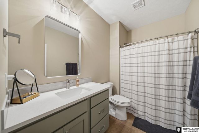 10614 Majestic Lane, Lincoln, NE 68527