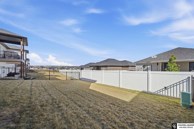 10614 Majestic Lane, Lincoln, NE 68527