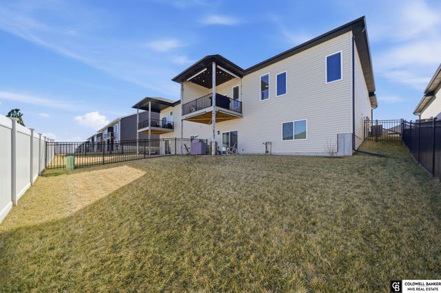 10614 Majestic Lane, Lincoln, NE 68527