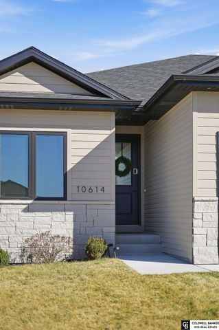10614 Majestic Lane, Lincoln, NE 68527