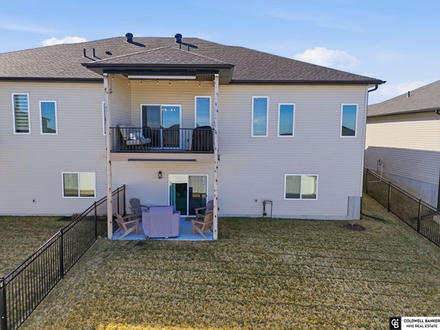 10614 Majestic Lane, Lincoln, NE 68527