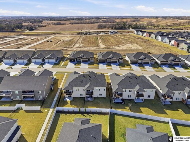 10614 Majestic Lane, Lincoln, NE 68527