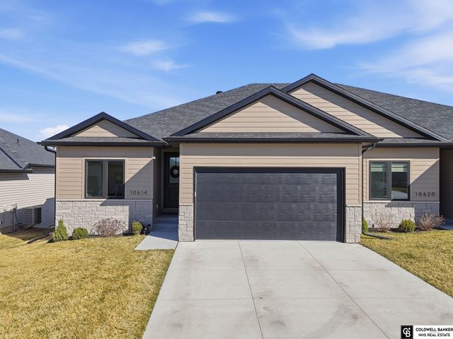 10614 Majestic Lane, Lincoln, NE 68527