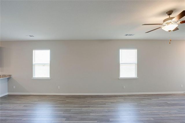 520 Republic DR, Liberty Hill, TX 78642