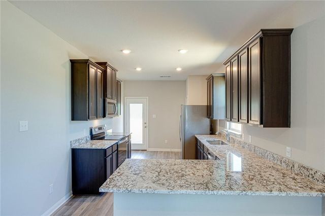 520 Republic DR, Liberty Hill, TX 78642