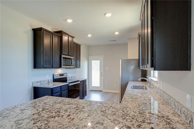 520 Republic DR, Liberty Hill, TX 78642