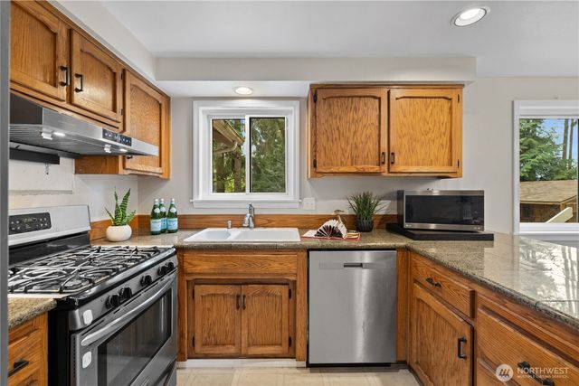 10833 32nd Drive SE, Everett, WA 98208