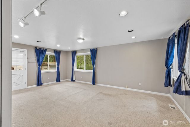 10833 32nd Drive SE, Everett, WA 98208