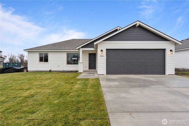 202 N Sandy Loop, Moses Lake, WA 98837