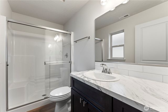 202 N Sandy Loop, Moses Lake, WA 98837