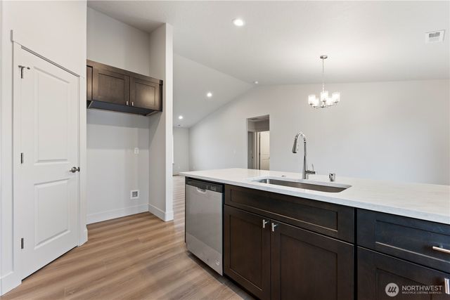 202 N Sandy Loop, Moses Lake, WA 98837