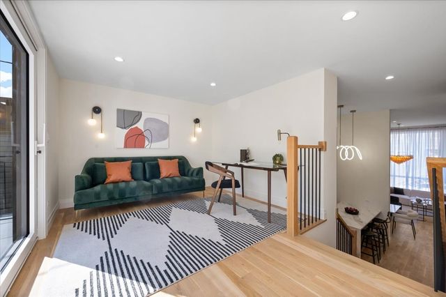 529 N Hartland Court, Chicago, IL 60622