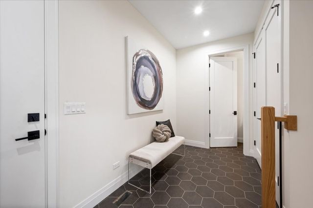 529 N Hartland Court, Chicago, IL 60622