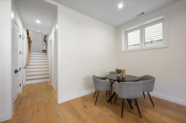 529 N Hartland Court, Chicago, IL 60622