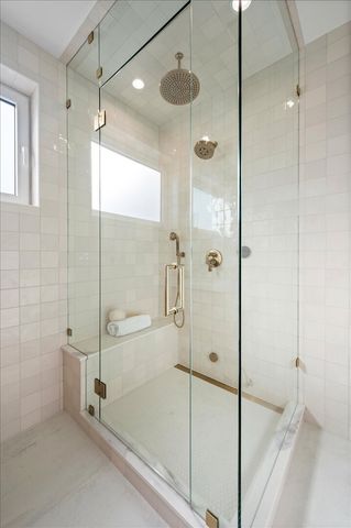 529 N Hartland Court, Chicago, IL 60622