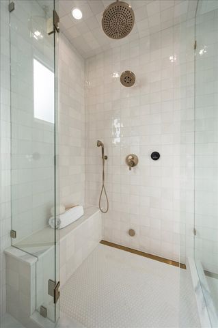 529 N Hartland Court, Chicago, IL 60622