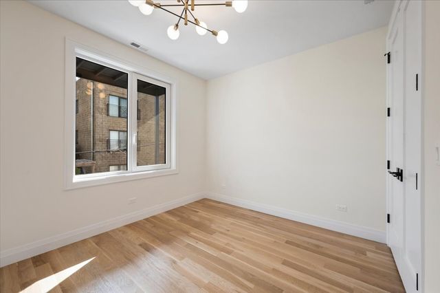 529 N Hartland Court, Chicago, IL 60622