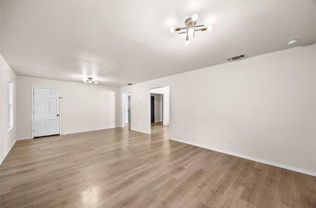 905 Mckinney Avenue, Princeton, TX 75407