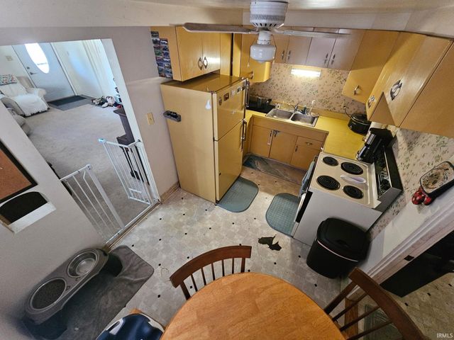 2237 Hollywood Place Street, South Bend, IN 46616