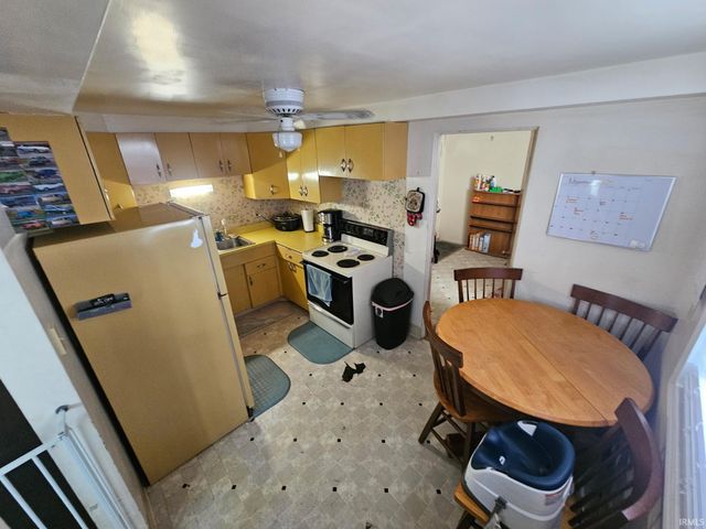 2237 Hollywood Place Street, South Bend, IN 46616