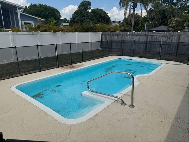 8601 RUE CHATEAU DRIVE, Largo, FL 33777