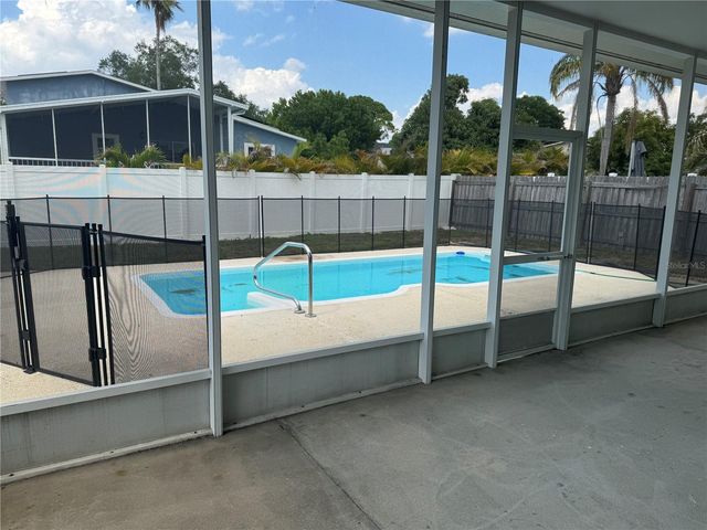 8601 RUE CHATEAU DRIVE, Largo, FL 33777