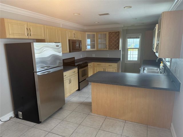 8601 RUE CHATEAU DRIVE, Largo, FL 33777