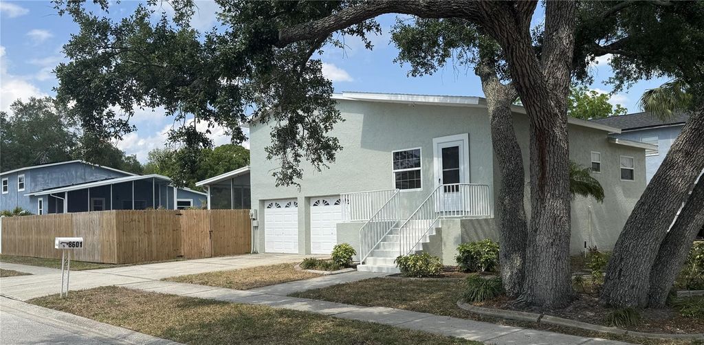 8601 RUE CHATEAU DRIVE, Largo, FL 33777