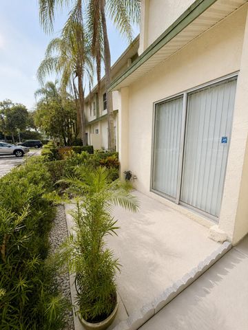 887 Crystal Lake Drive, Pompano Beach, FL 33064