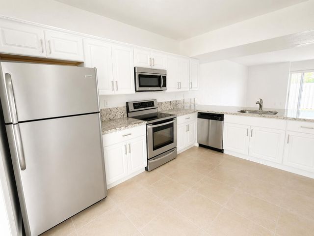 887 Crystal Lake Drive, Pompano Beach, FL 33064