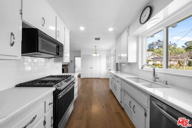 9413 La Reina Place, Tujunga (los Angeles), CA 91042