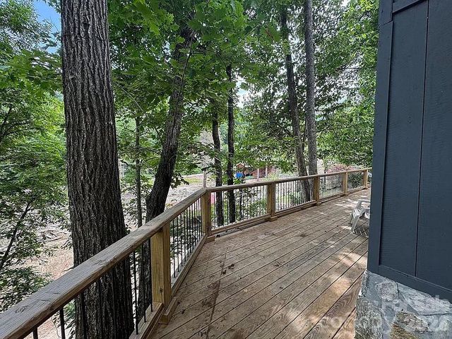 88 Mountain Farm Road, Burnsville, NC 28714