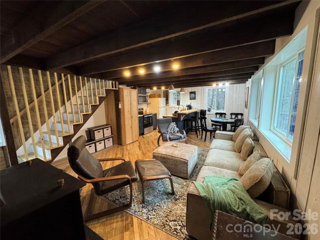 88 Mountain Farm Road, Burnsville, NC 28714