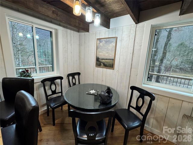 88 Mountain Farm Road, Burnsville, NC 28714