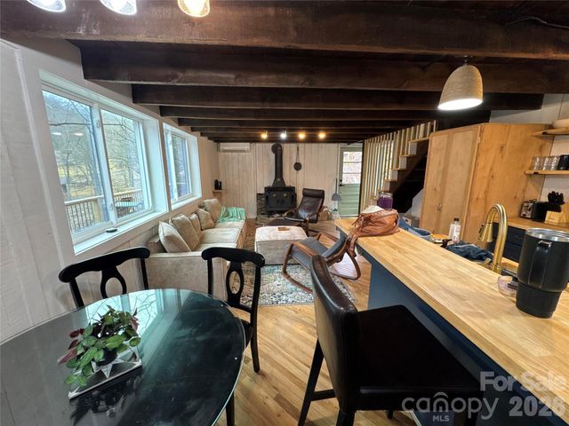 88 Mountain Farm Road, Burnsville, NC 28714