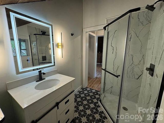 88 Mountain Farm Road, Burnsville, NC 28714