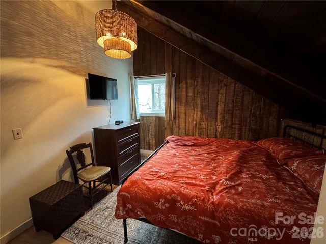 88 Mountain Farm Road, Burnsville, NC 28714