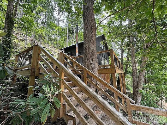 88 Mountain Farm Road, Burnsville, NC 28714