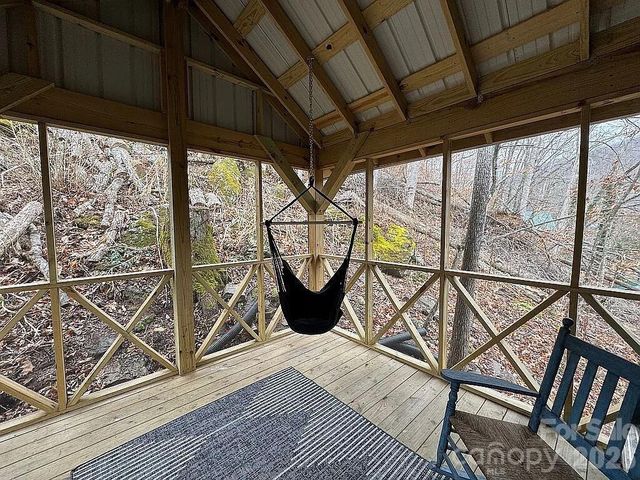 88 Mountain Farm Road, Burnsville, NC 28714