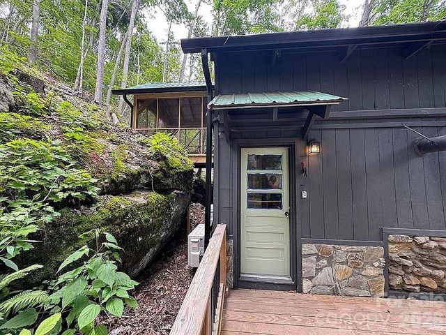 88 Mountain Farm Road, Burnsville, NC 28714