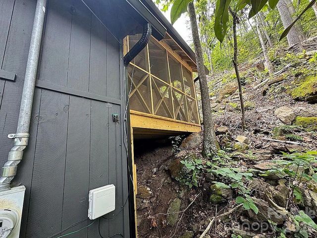 88 Mountain Farm Road, Burnsville, NC 28714