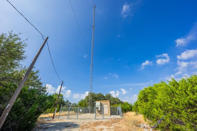 605 Elkhorn Circle, Mountain Home, TX 78058