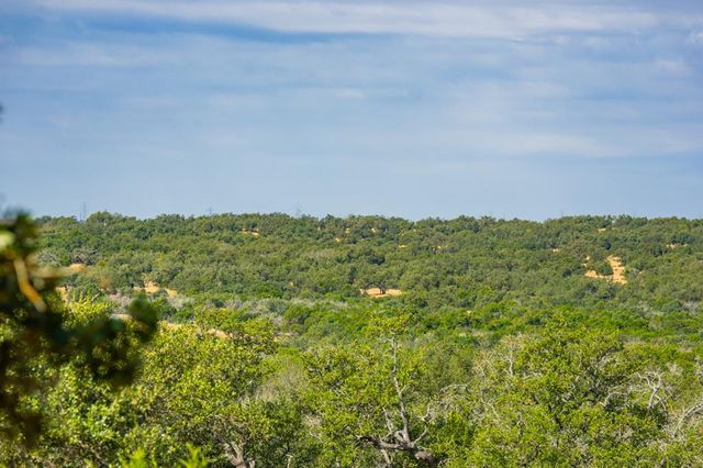 605 Elkhorn Circle, Mountain Home, TX 78058