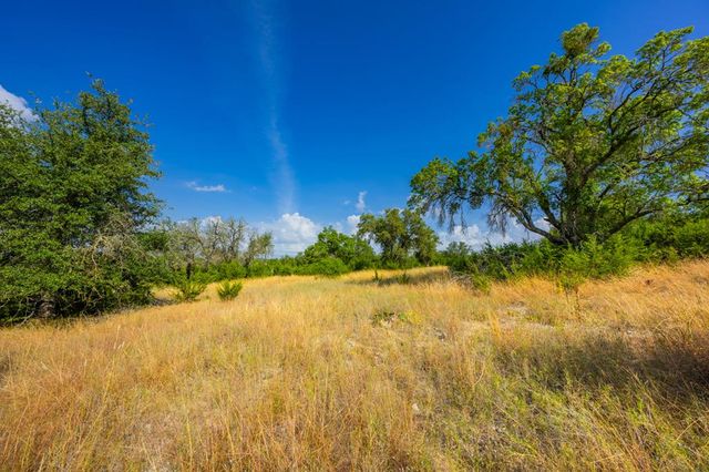 605 Elkhorn Circle, Mountain Home, TX 78058