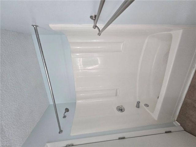 12759 Saint James Pl Apt G, Newport News, VA 23602