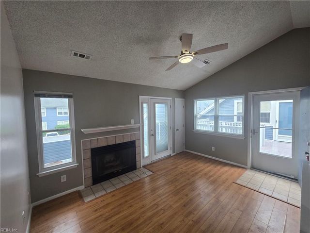 12759 Saint James Pl Apt G, Newport News, VA 23602